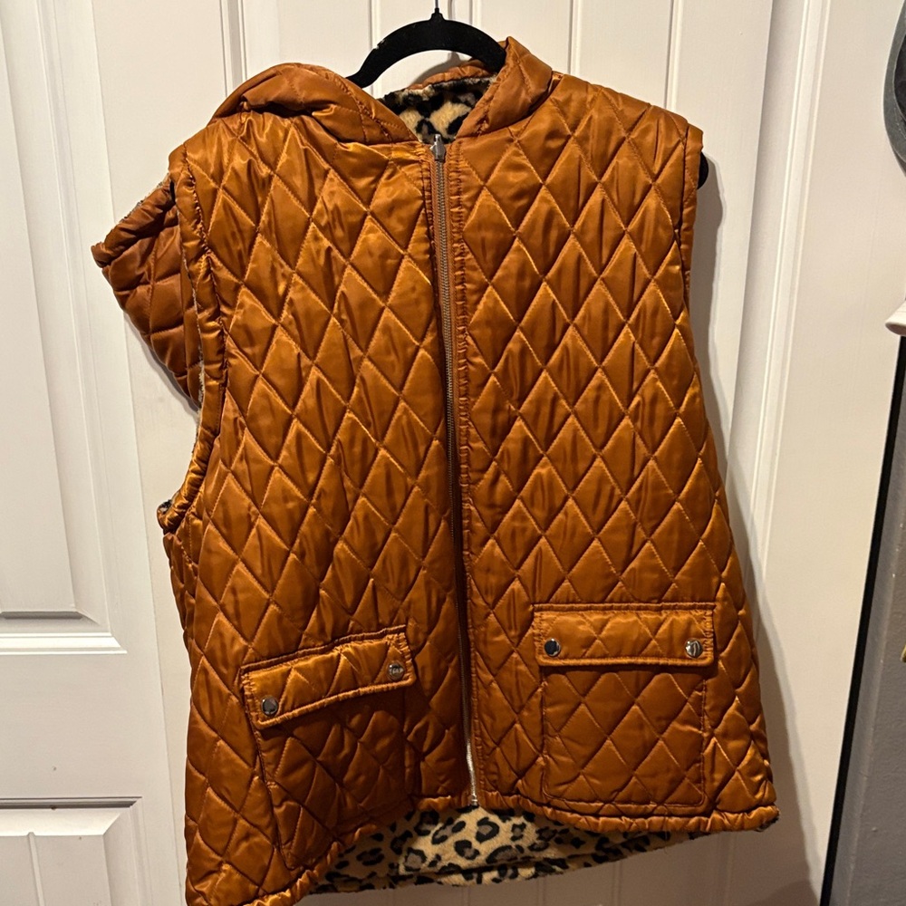 Quilted Womens Jacket/Vest with hood